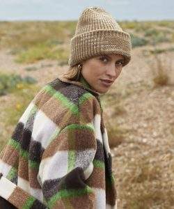 Beechfield Chunky Knit Reverse Patch Beanie